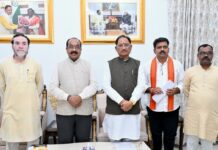 गन्ना किसानों के हित में बड़ा निर्णय: अब 425 रुपए प्रति क्विंटल की दर से होगी गन्ने की खरीदी गन्ना किसानों के हित में बड़ा निर्णय: अब 425 रुपए प्रति क्विंटल की दर से होगी गन्ने की खरीदी