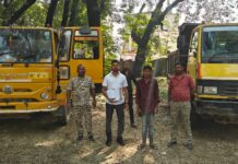 अम्बिकापुर : अवैध खनिज परिवहन पर खनि अमले की कार्रवाई, चार टीपर वाहन जब्त अम्बिकापुर : अवैध खनिज परिवहन पर खनि अमले की कार्रवाई, चार टीपर वाहन जब्त