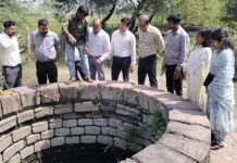 आयुक्त तारन प्रकाश सिन्हा ने बेमेतरा जिले में वीबी-जी राम जी योजना के कार्यों का किया सघन निरीक्षण आयुक्त तारन प्रकाश सिन्हा ने बेमेतरा जिले में वीबी-जी राम जी योजना के कार्यों का किया सघन निरीक्षण