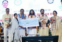 खादी और स्थानीय उत्पादों के अधिकाधिक उपयोग पर जोर – मंत्री गजेन्द्र यादव खादी और स्थानीय उत्पादों के अधिकाधिक उपयोग पर जोर - मंत्री गजेन्द्र यादव