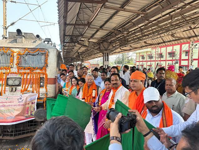 ashif copy बिलासपुर संभाग के 850 श्रद्धालु विशेष ट्रेन से अयोध्या धाम रवाना