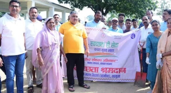 पर्यटन एवं संस्कृति मंत्री राजेश अग्रवाल ने श्रमदान कर दिया स्वच्छता और सेवा का संदेश