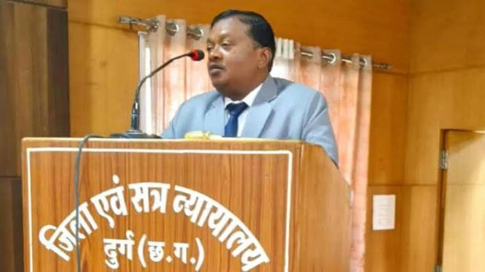 तकनीक से सुगम न्याय, विधि से सुनिश्चित निष्पक्षता: दुर्ग जिला न्यायालय में ‘न्याय श्रुति नियम, 2025’ पर विधिक संगोष्ठी एवं डिजिटल साक्ष्य प्रदर्शनी आयोजित