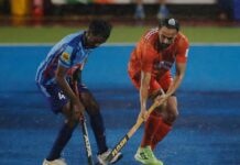 बैलाडिला बुल्स ने दर्ज की पहली जीत, सेमीफाइनल की आस बाकी बैलाडिला बुल्स ने दर्ज की पहली जीत, सेमीफाइनल की आस बाकी